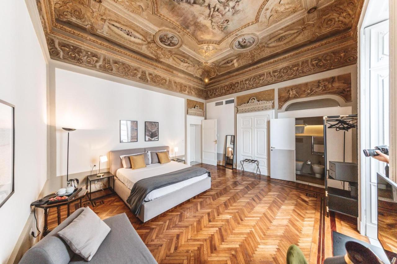 Deluxe King Suite